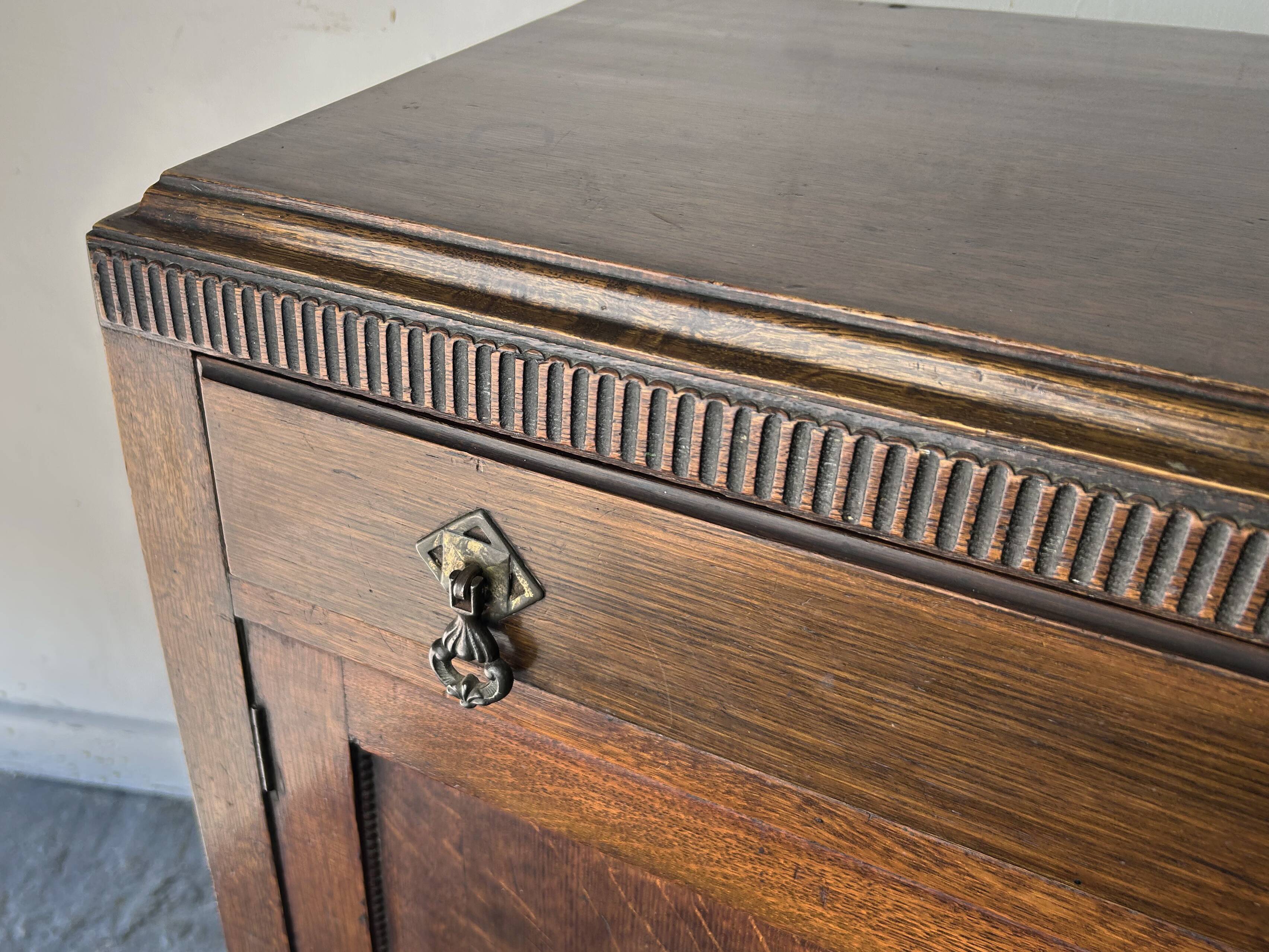 Antique English Jacobean Revival Oak Buffet Sideboard 1925–1935