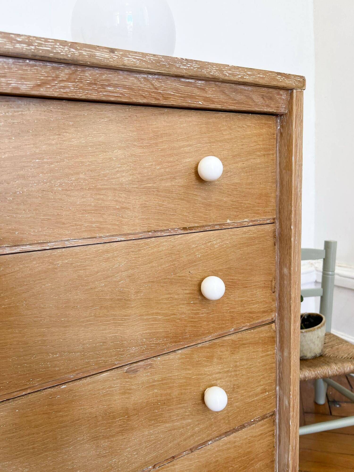 Vintage chest of drawers with round wooden handles | Selency