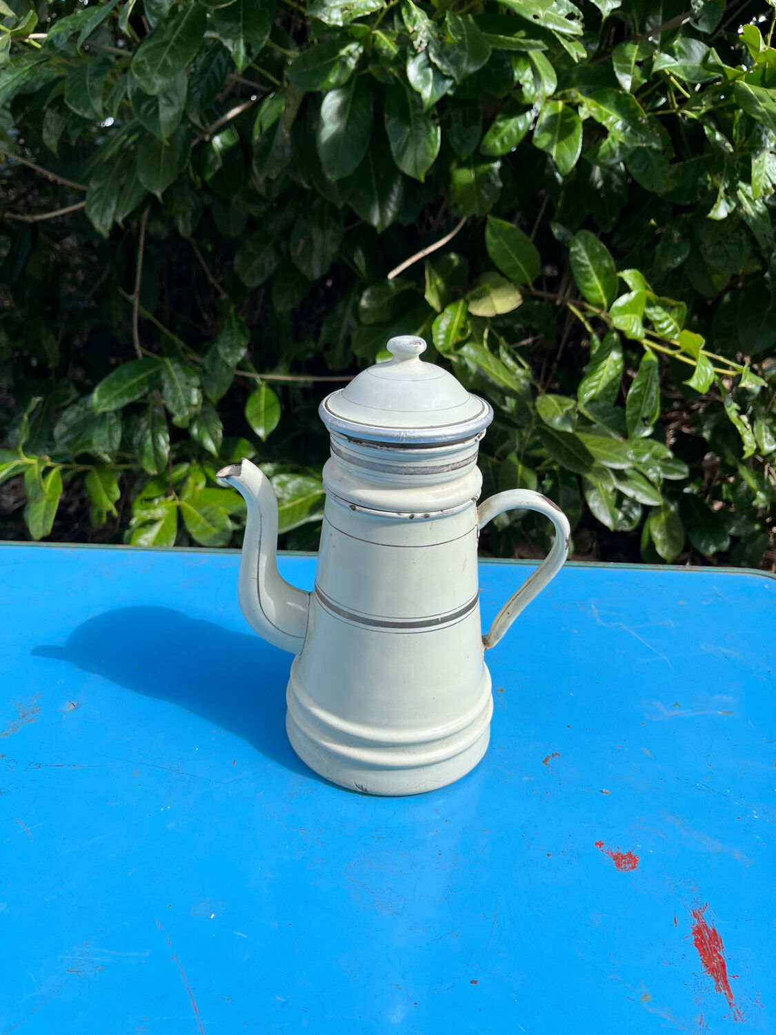 Enamelled coffee maker