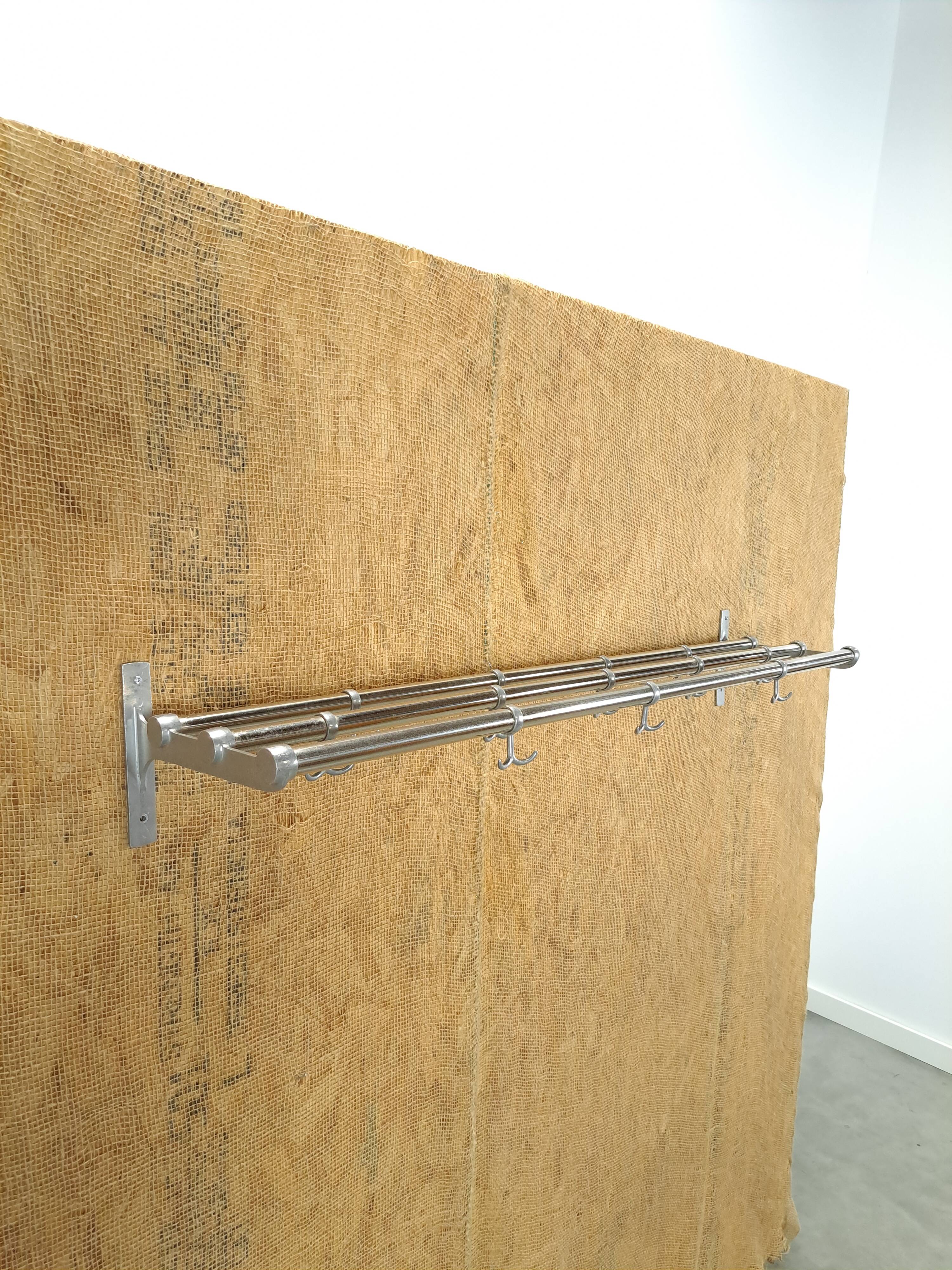 Grand porte-manteau en forme de train, provenant de Suède, n° 9