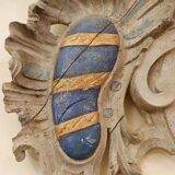 Grande paire de décorations murales en bois sculpté de feuillages 18e siècle
