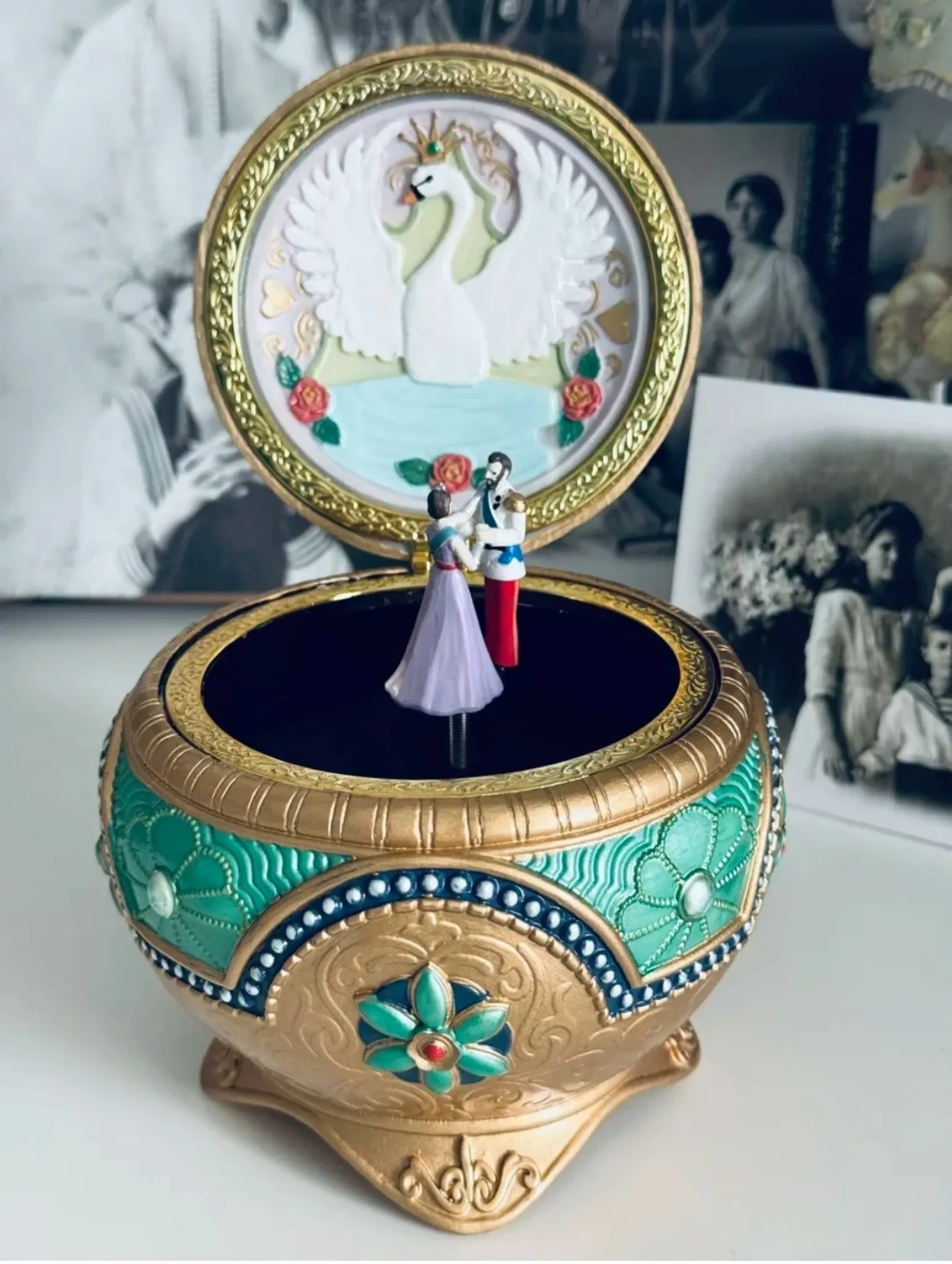 Anastasia music box