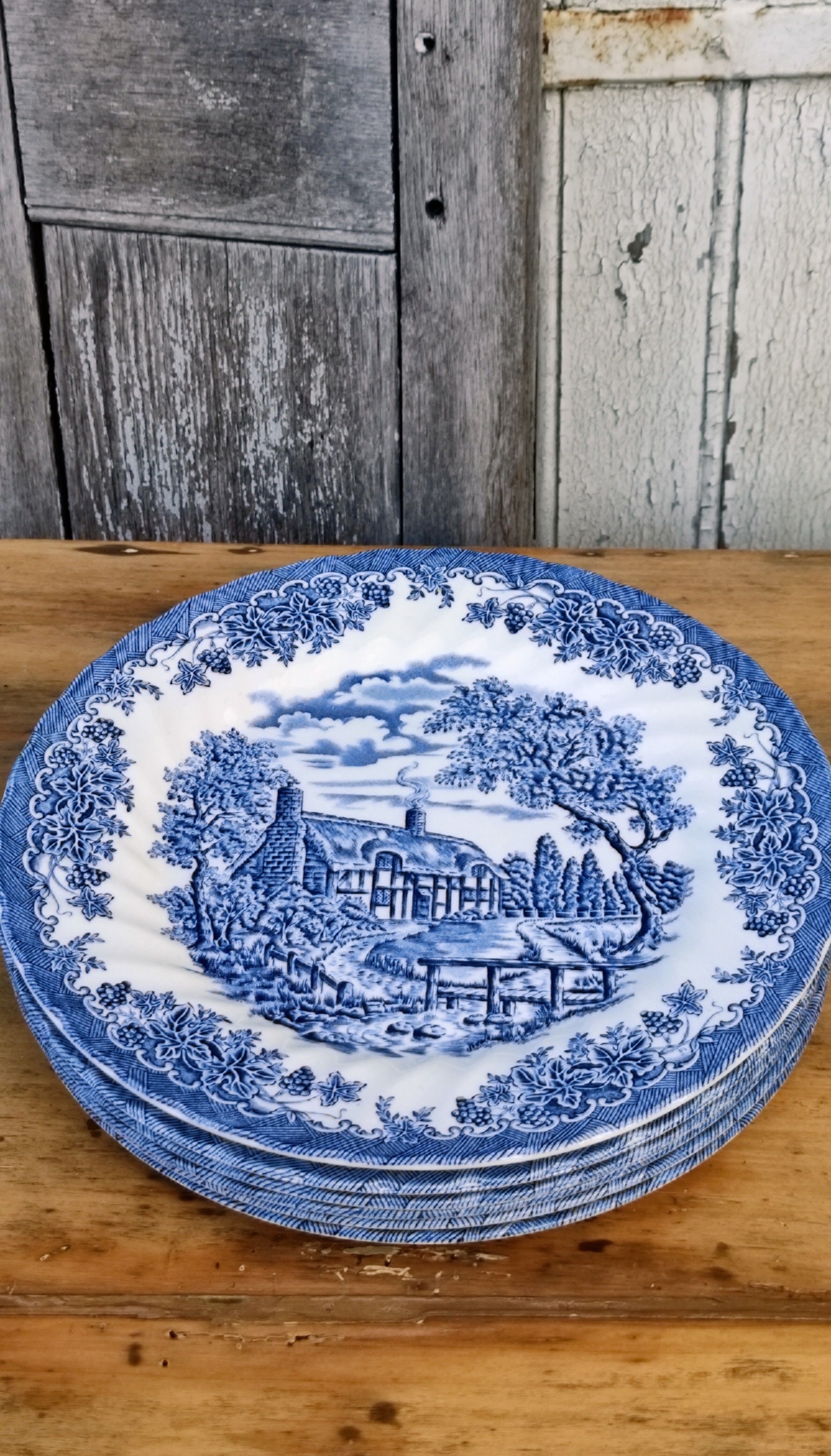 Flat English plates Churchill England