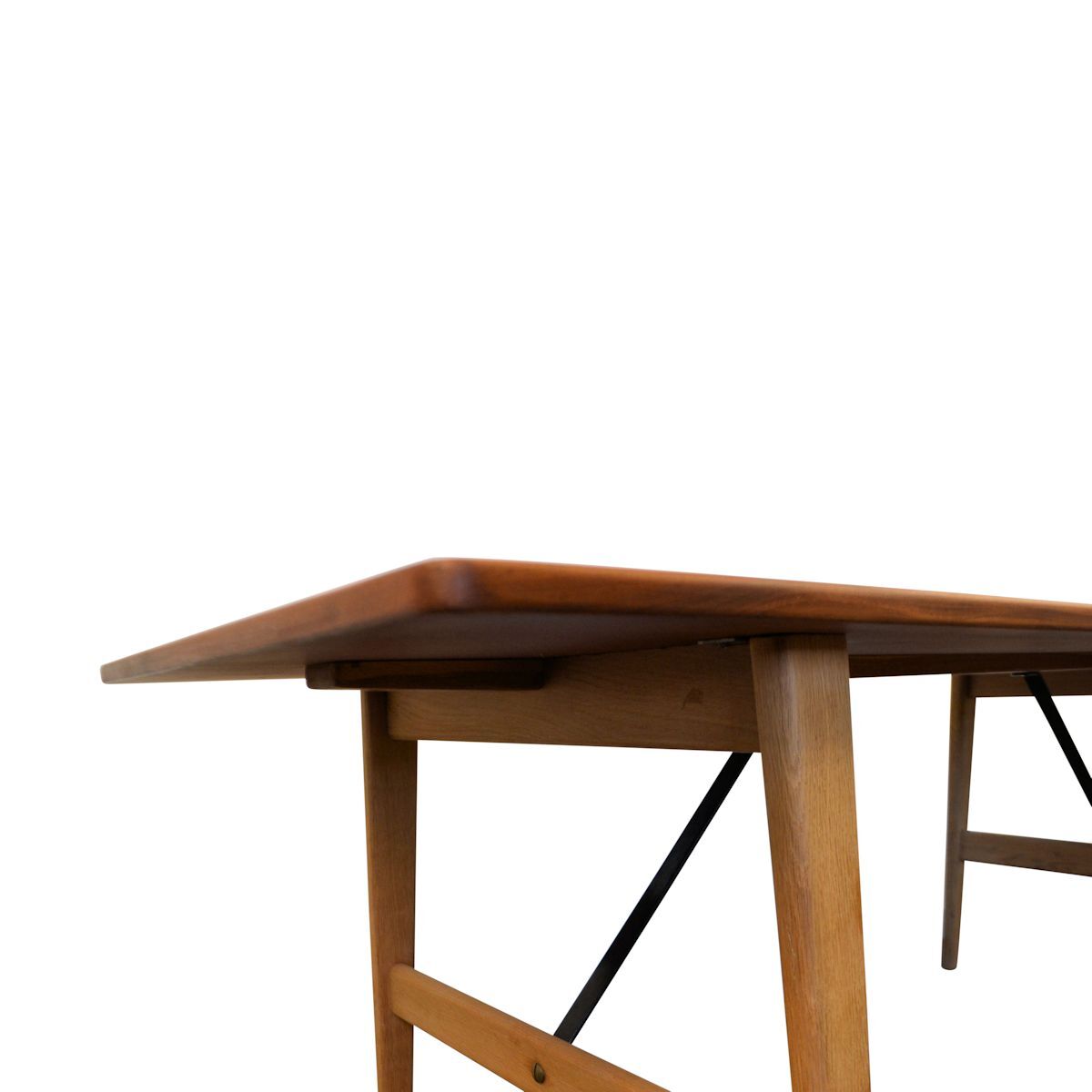 Danish table model 281 by Børge Mogensen for Fredericia