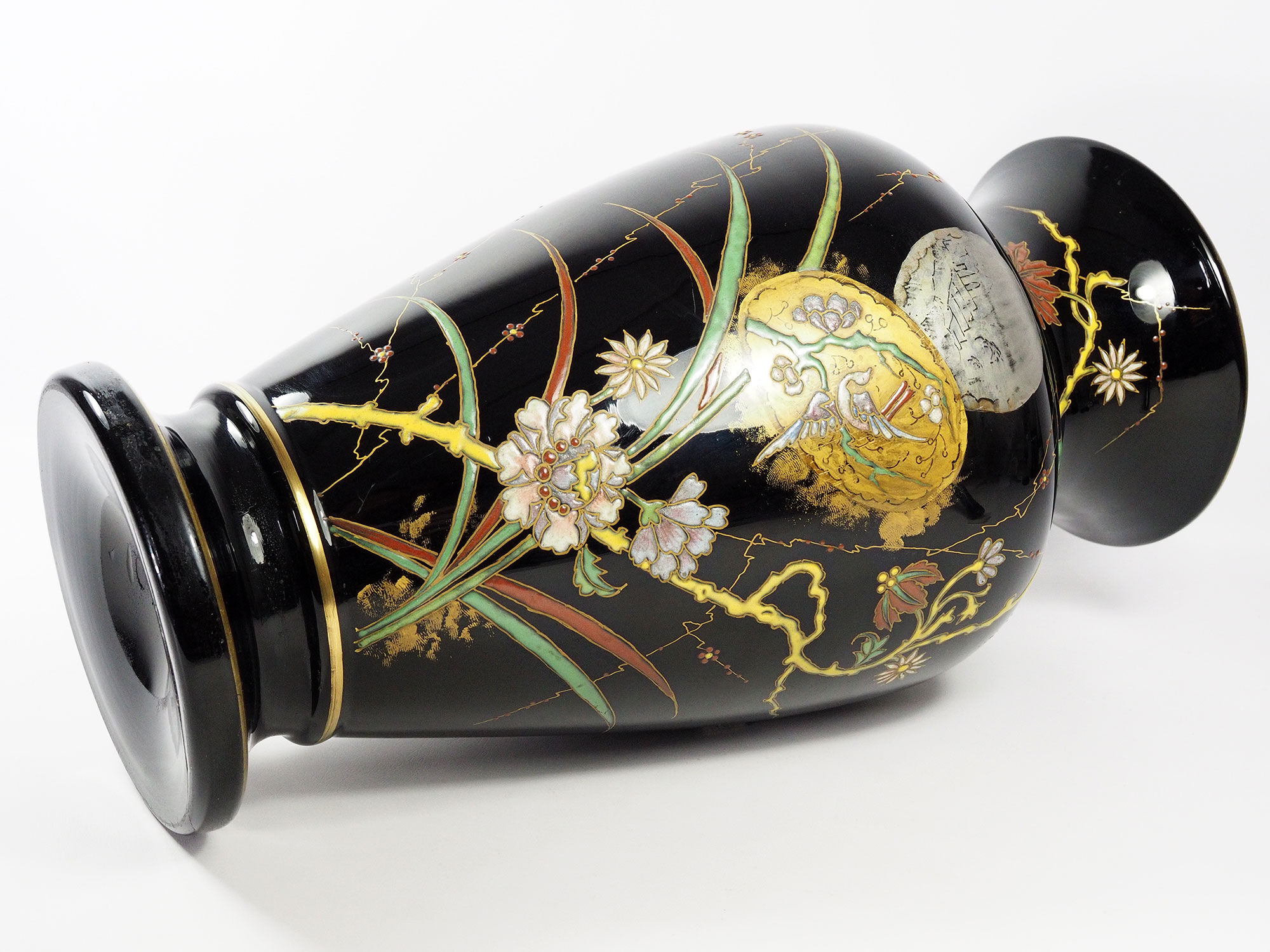 Art Nouveau vase in gold and silver enamelled glass hand painted