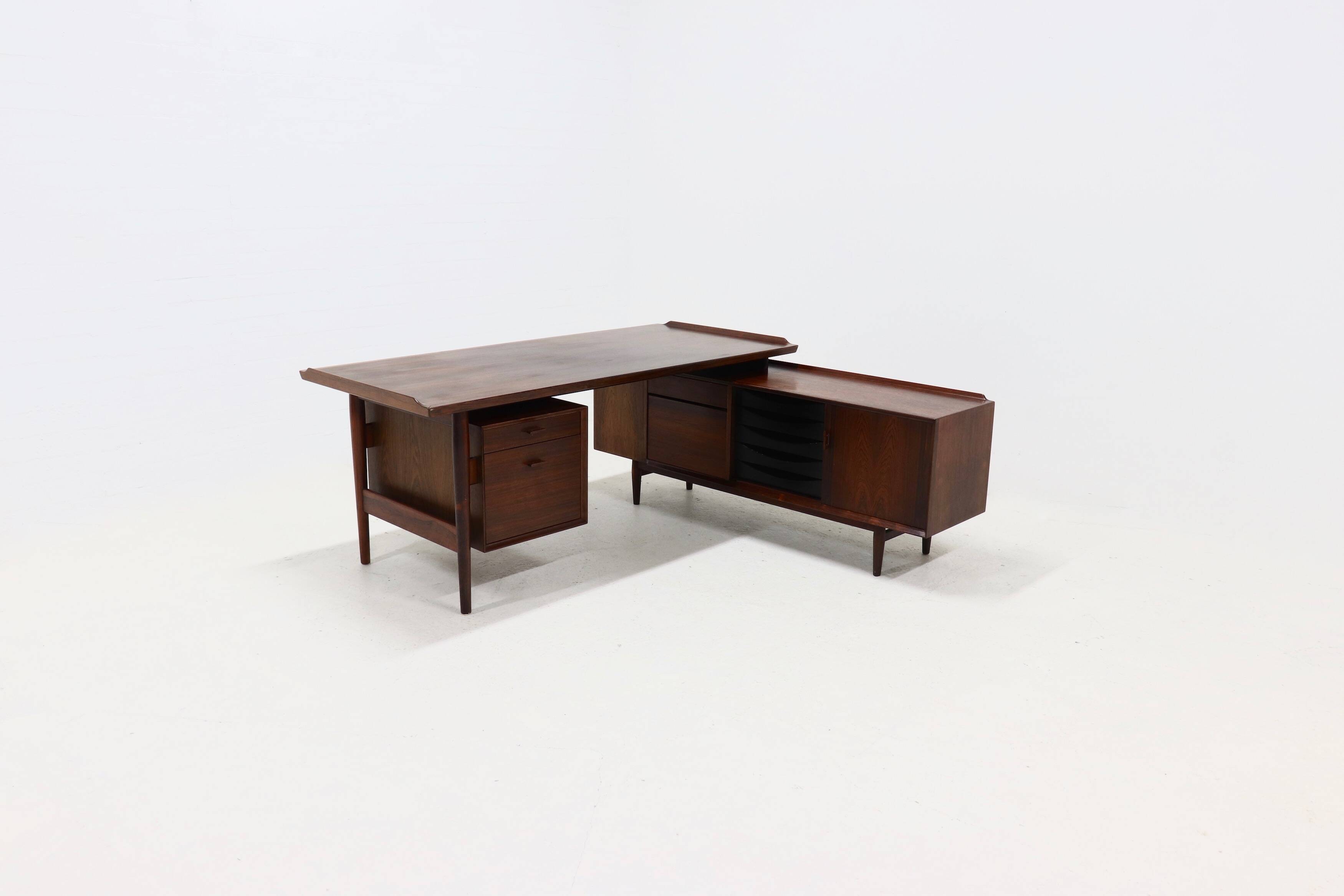 Rosewood Executive Desk Model 209 by Arne Vodder for Sibast 1955