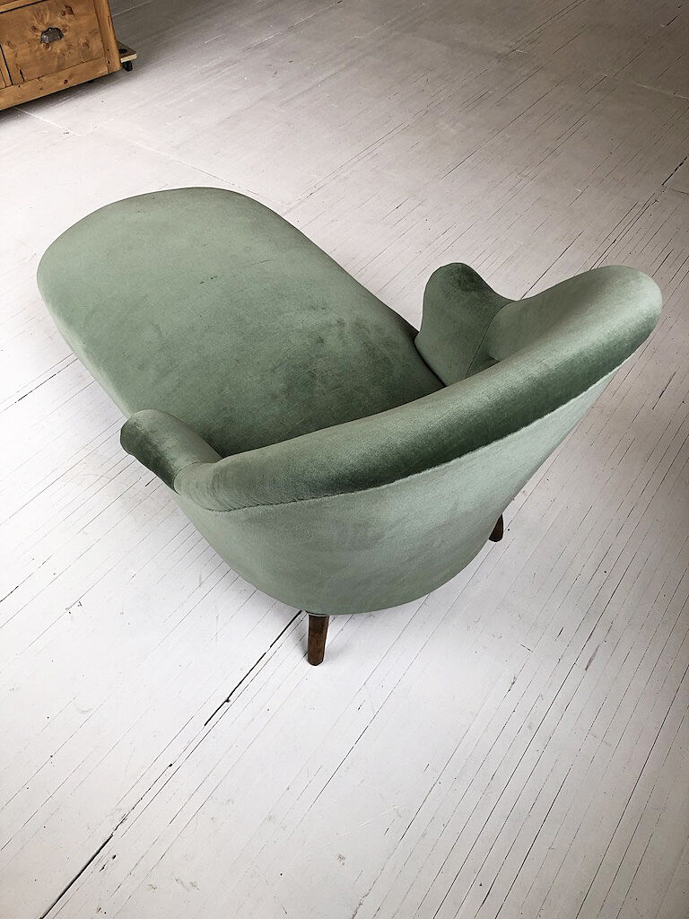 Meridian Napoleon III green velvet