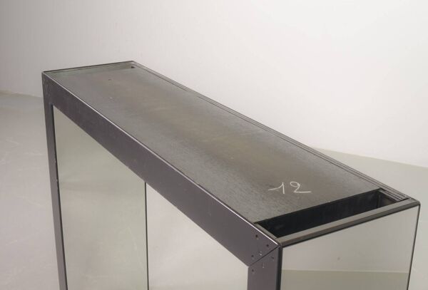 Console en miroir argenté minimaliste et exclusive, fabriquée à la main, objet d'art