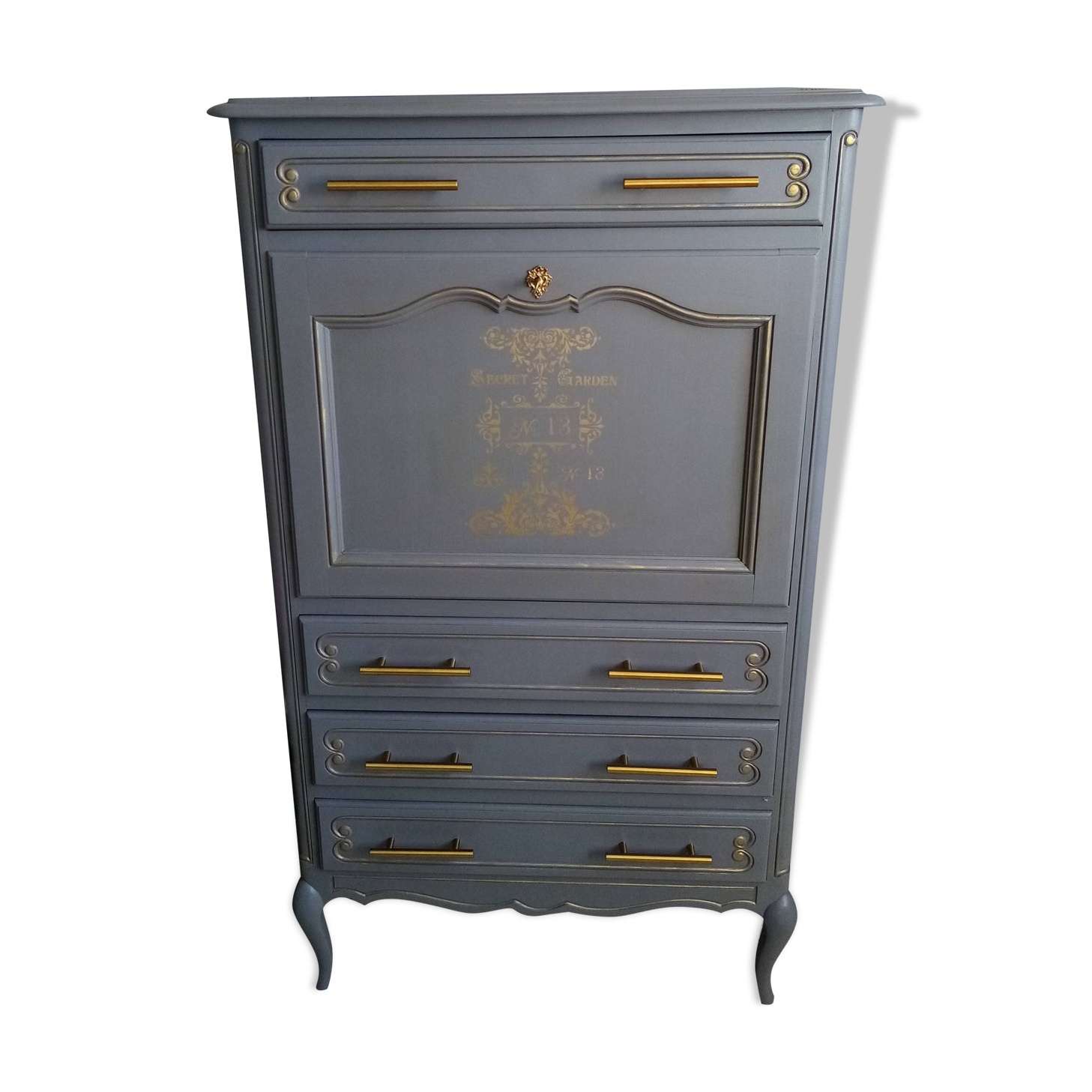 Secretary “léon”