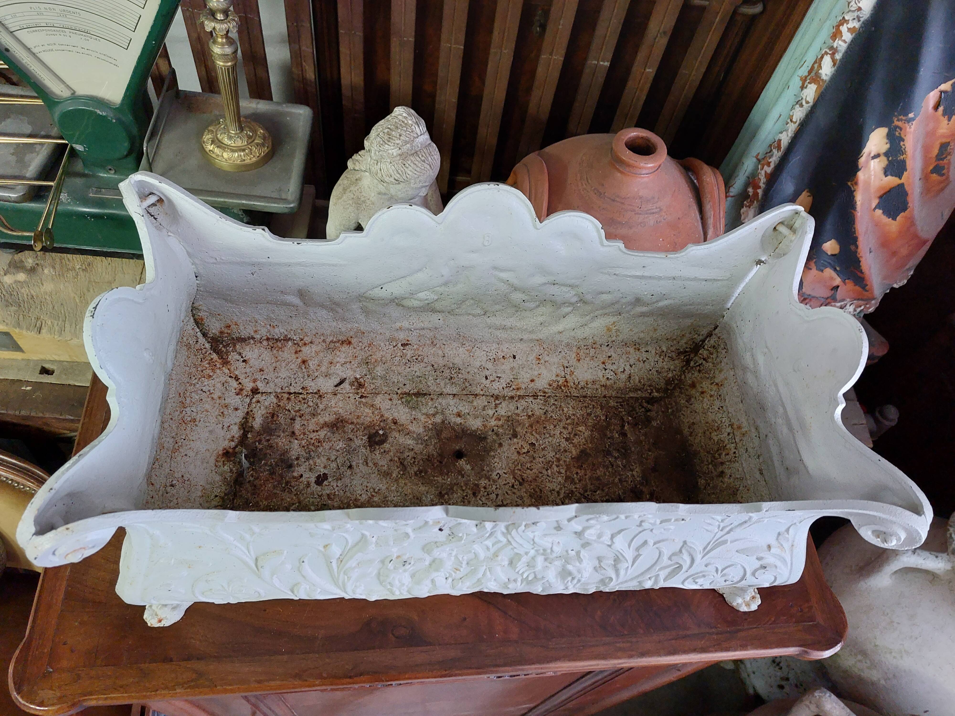 Cast iron planter Napoleon III lion's feet