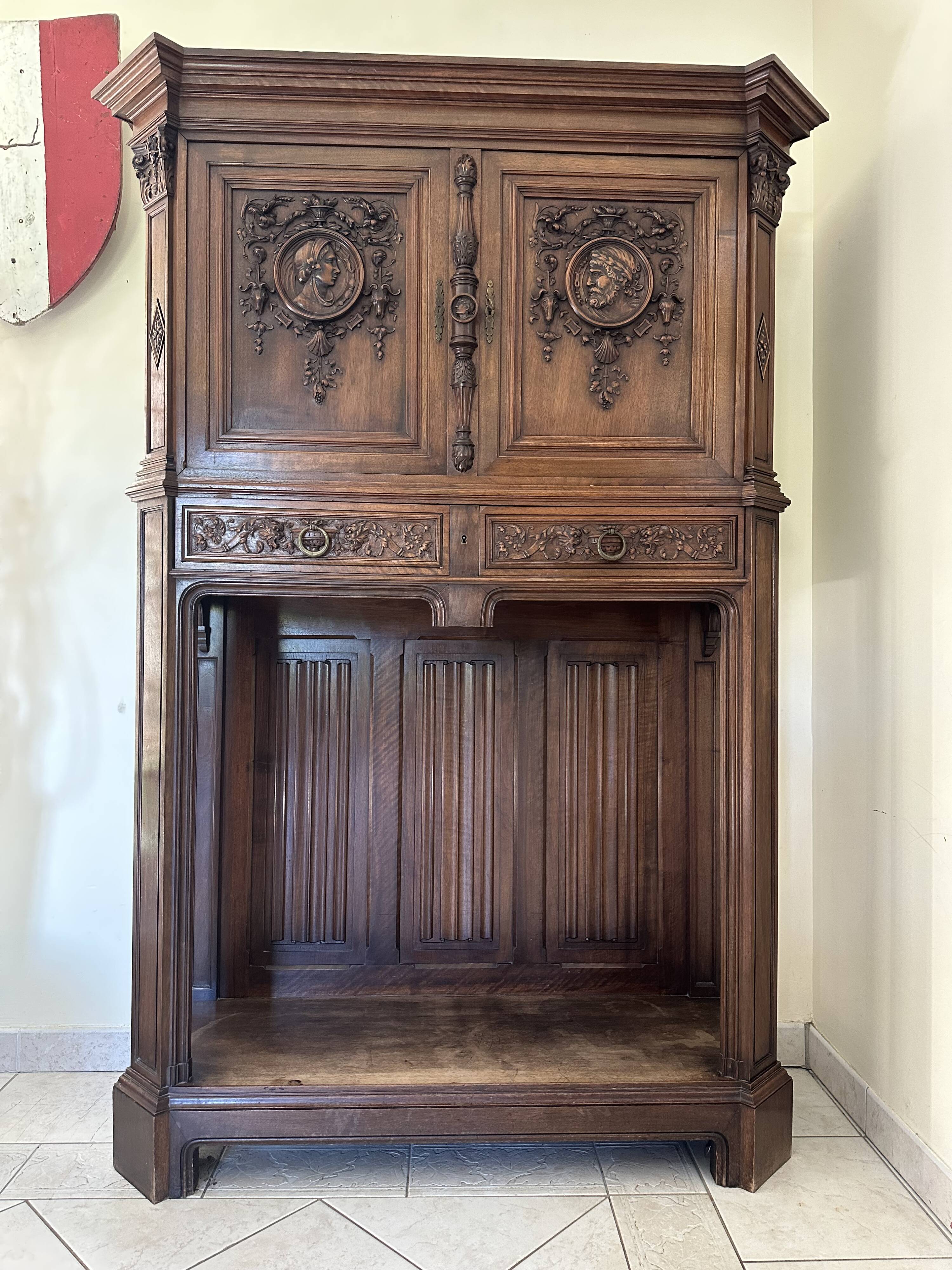 HAENTGES FRÈRES Renaissance style cabinet in carved walnut, late 19th century
