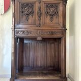 HAENTGES FRÈRES Renaissance style cabinet in carved walnut, late 19th century