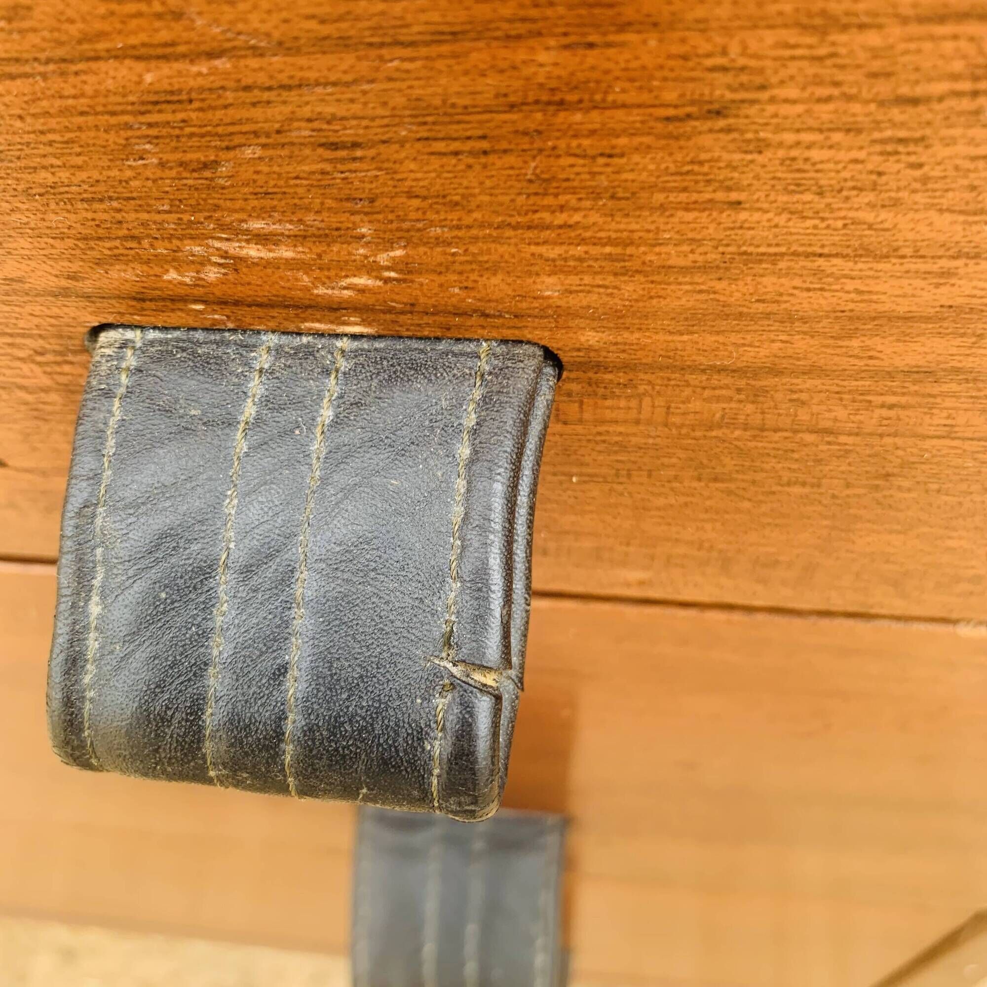 Vintage chest of drawers with leather handles – 1950s/60s