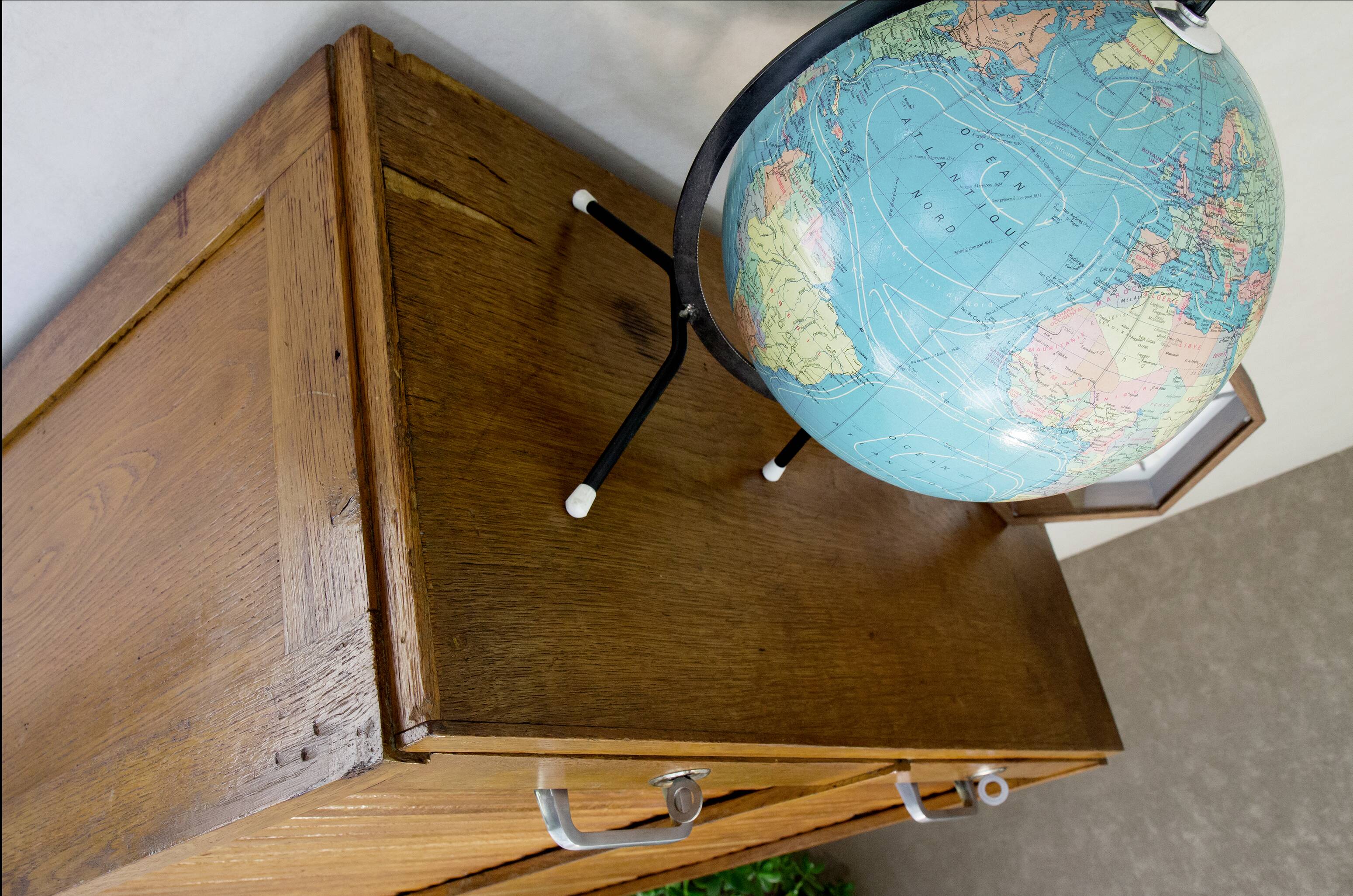 Superb Cabinet double curtain, 40-50 year, solid oak