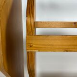 Duo d'étagères vaisselier de Charlotte Perriand