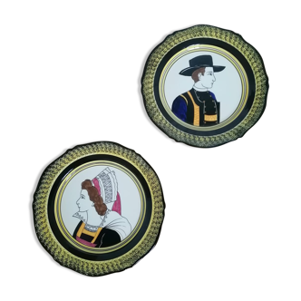 Pair of plates Henriot Quimper couple of Bretons