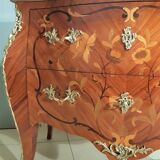 Comfortable style Louis XV rosewood, curved all sides, décor marked with flowers