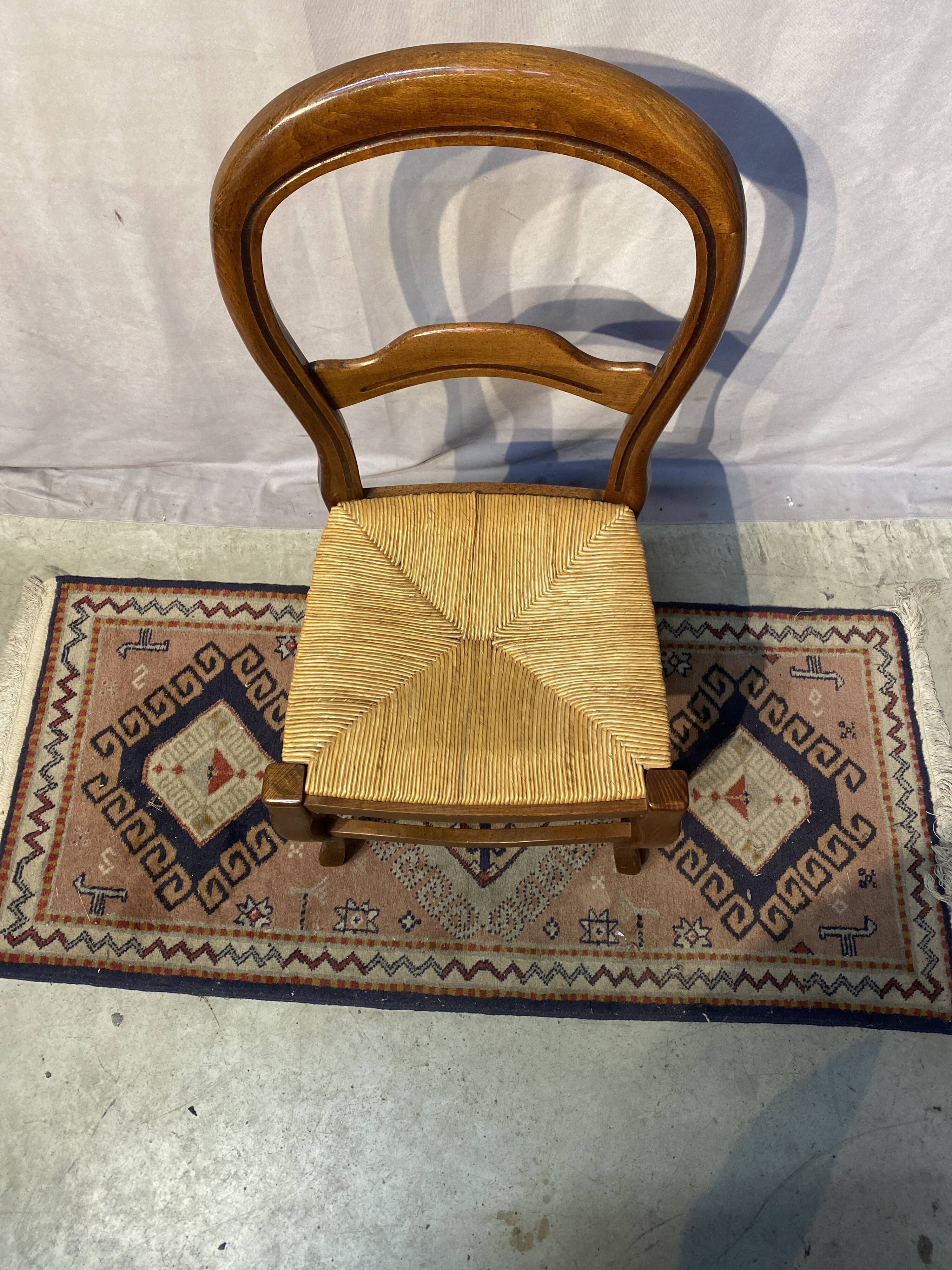 Set of 4 wooden chairs with mulched seat
