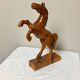 Cheval cabré en bois