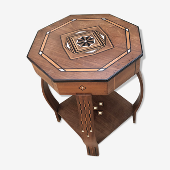 Octagonal gaming table