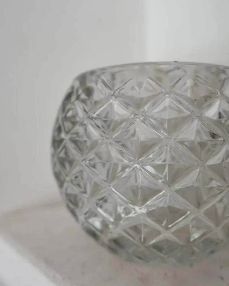 Vintage pressed glass bowl / pocket bowl – diamond pattern – 1960s/70s