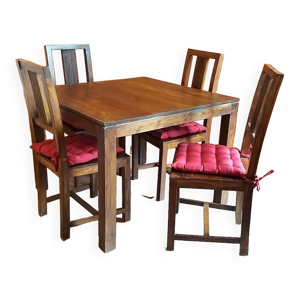 Table en palissandre massif avec
