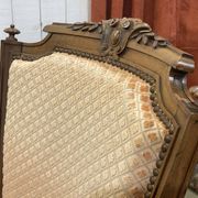Paire de fauteuils Louis XVI début XXème en noyer