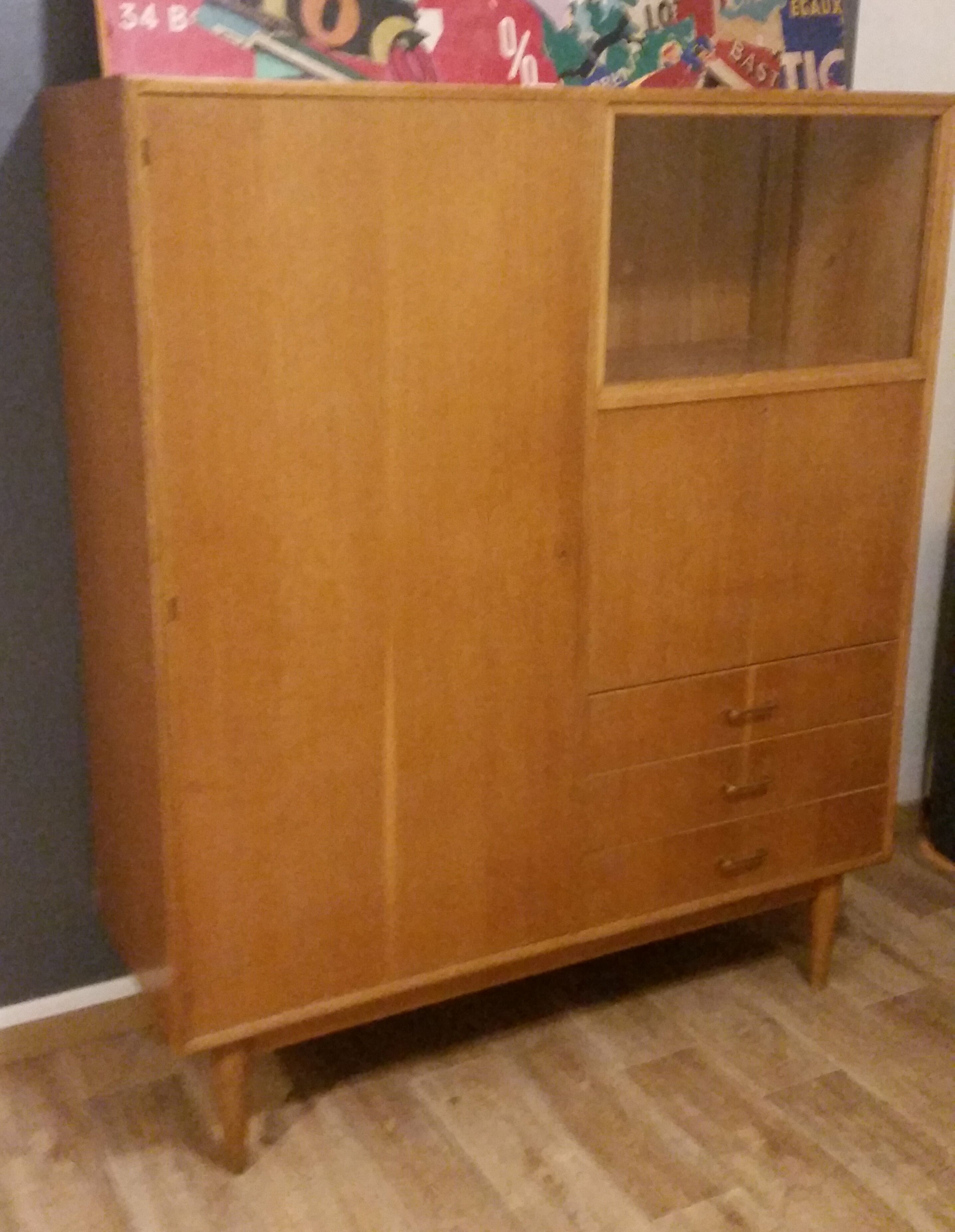 Secretary and Cabinet curio