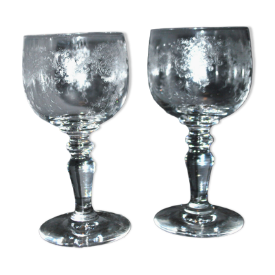 2 verres à vin ballon Saint-Louis en cristal gravé à l’acide Rocaille