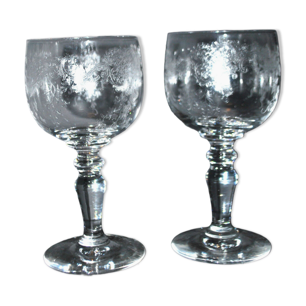 2 verres à vin ballon Saint-Louis en cristal gravé à l’acide Rocaille