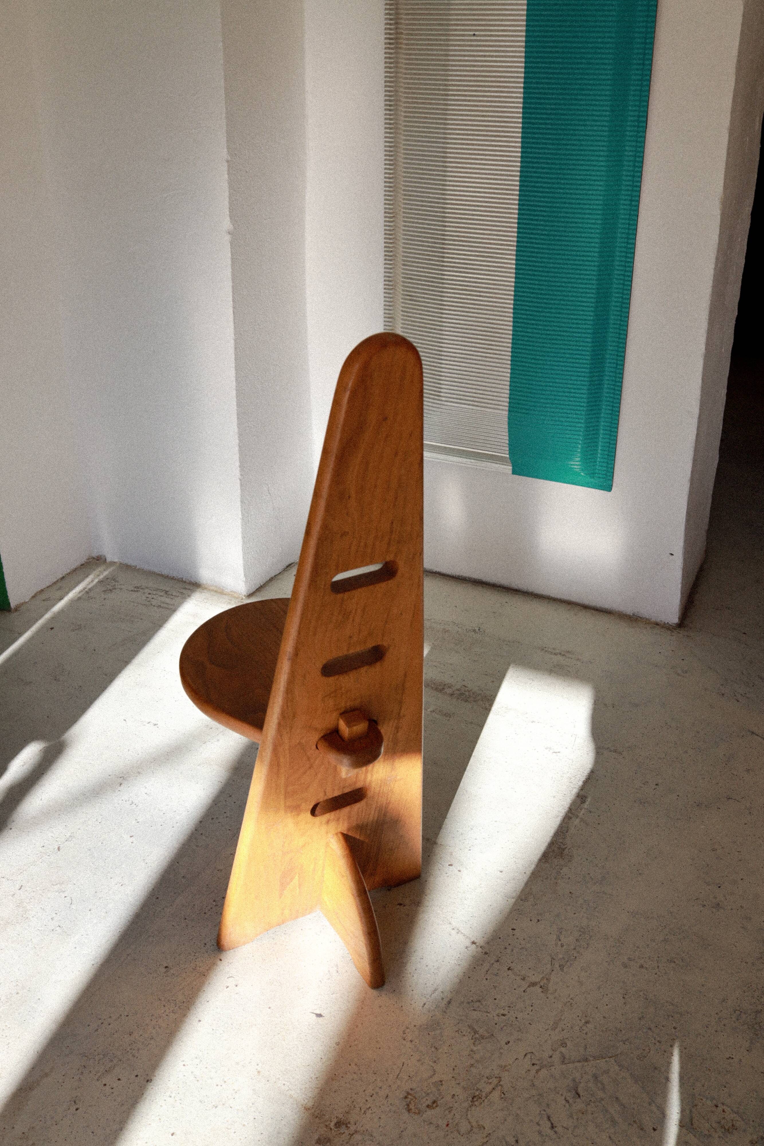 6 detachable brutalist wooden chairs from the 70s