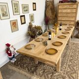 Solid oak farmhouse table with 2 central extensions