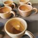 Suite de 8 grandes tasses vintage en grès