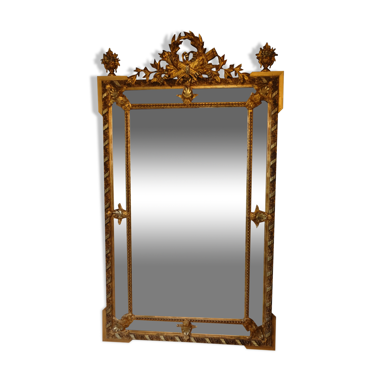 Miroir XIXème à parcloses en stuc doré 100 x 175 cm