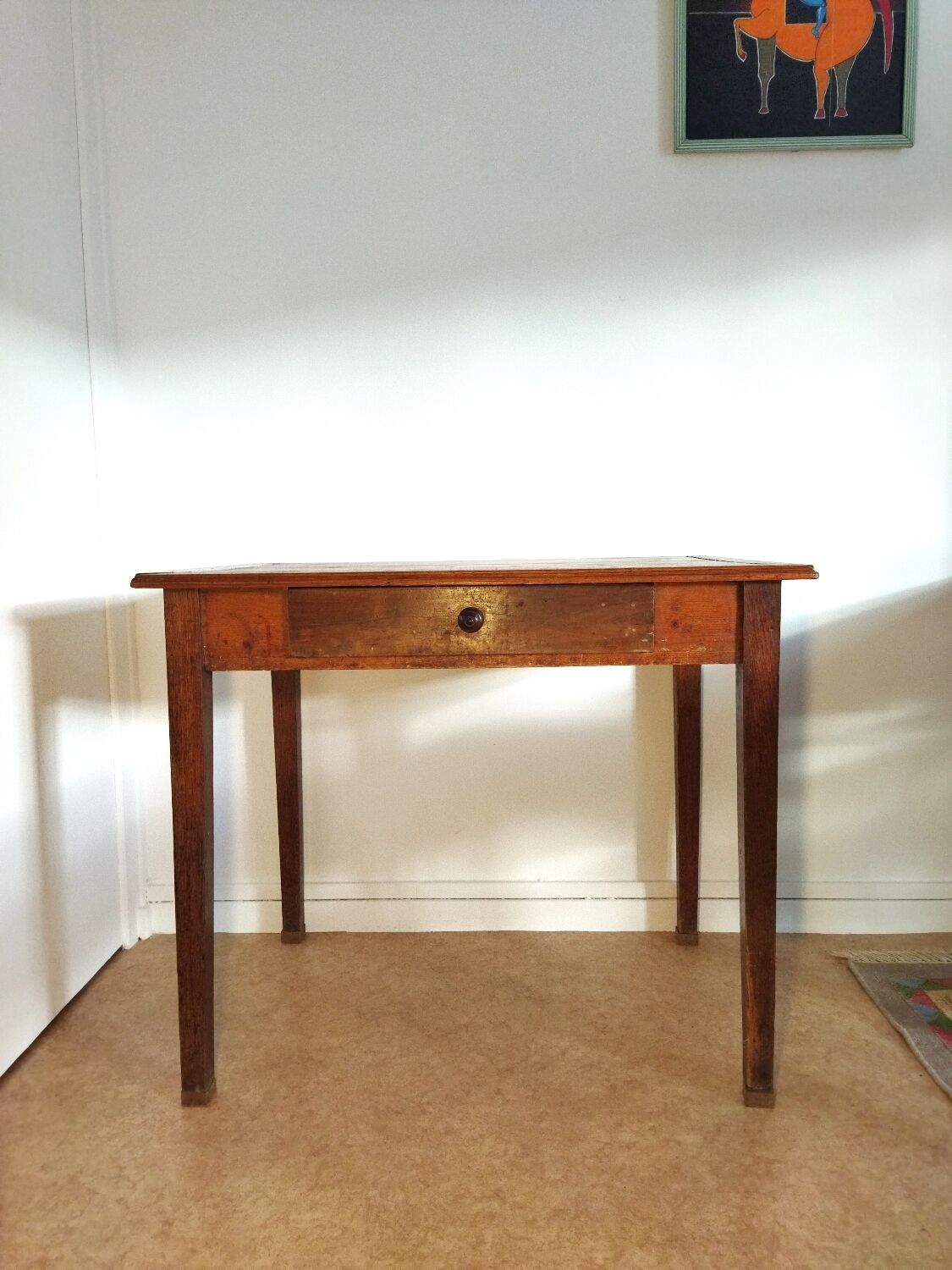 Spindle legs desk