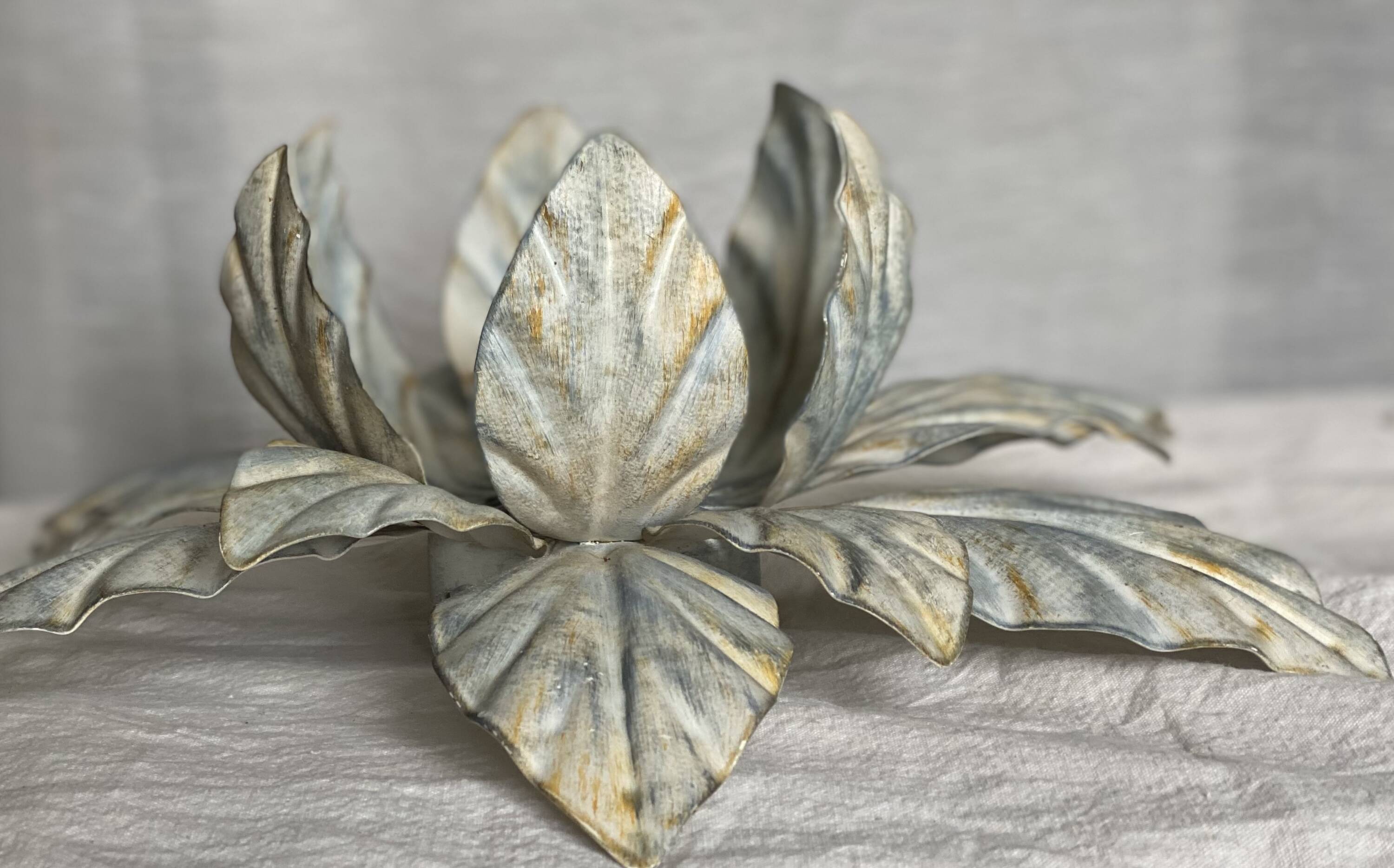 Vintage 1980 patinated metal flower wall light