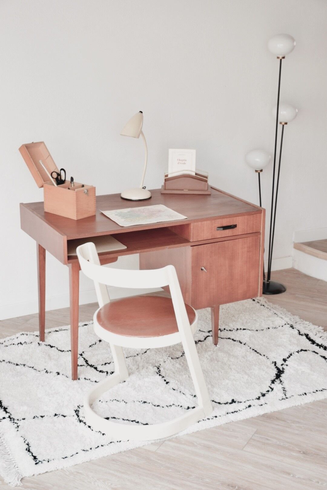 Bureau scandinave en teck années 50 / 60