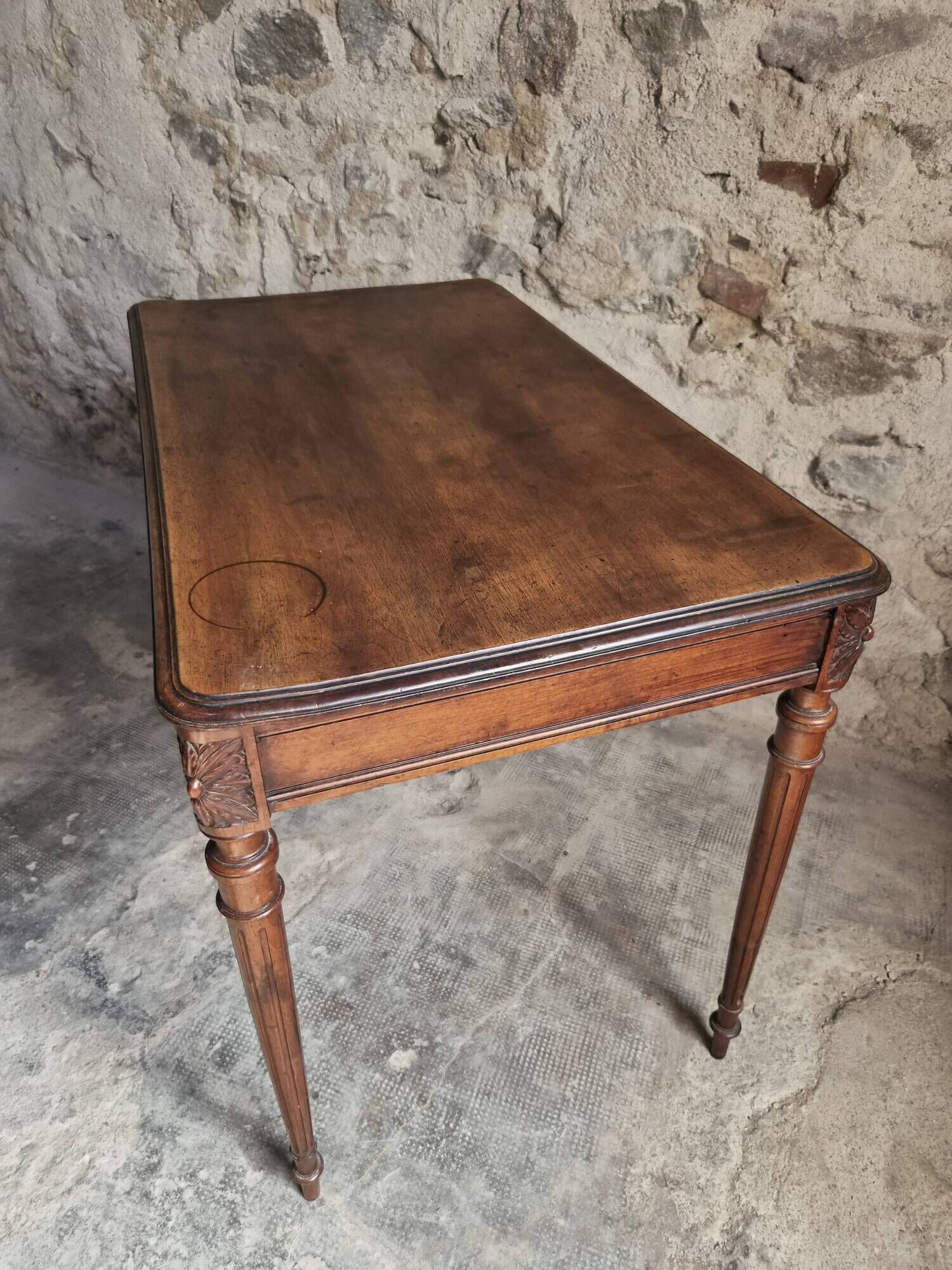 French antique writing desk in walnut, Louis XVI style, late 19th century, circa 1880–1900.