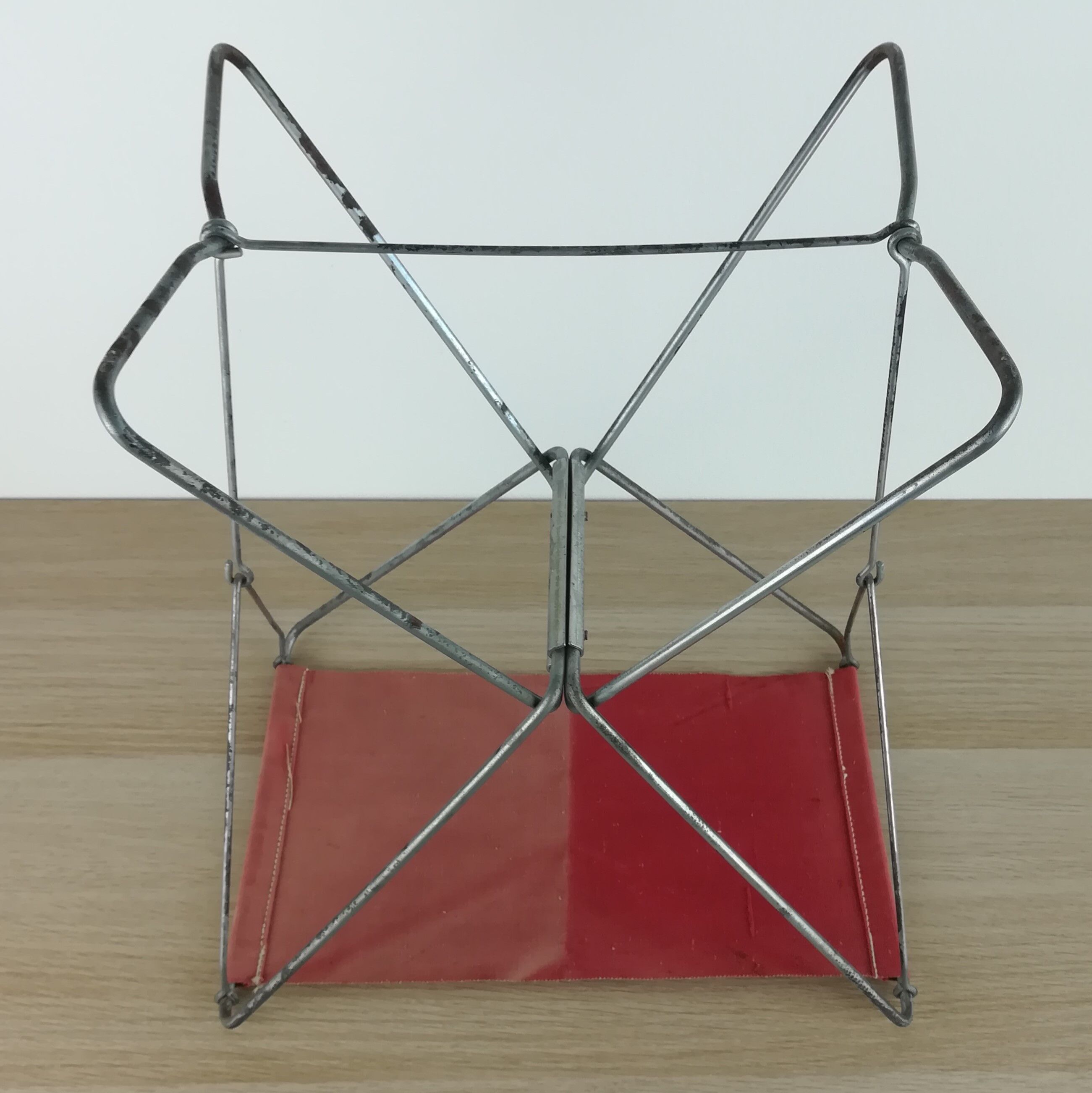 Folding camping seat