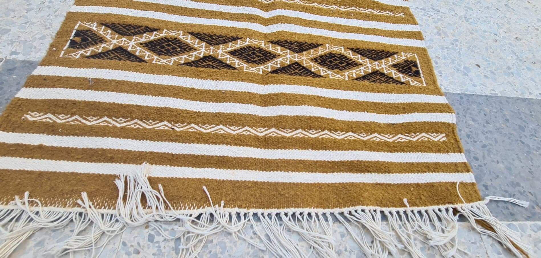 Handmade bed-down carpet made of pure wool  - 72x128cm