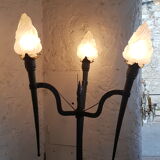 Lampadaire ancien tripode en fer forgé