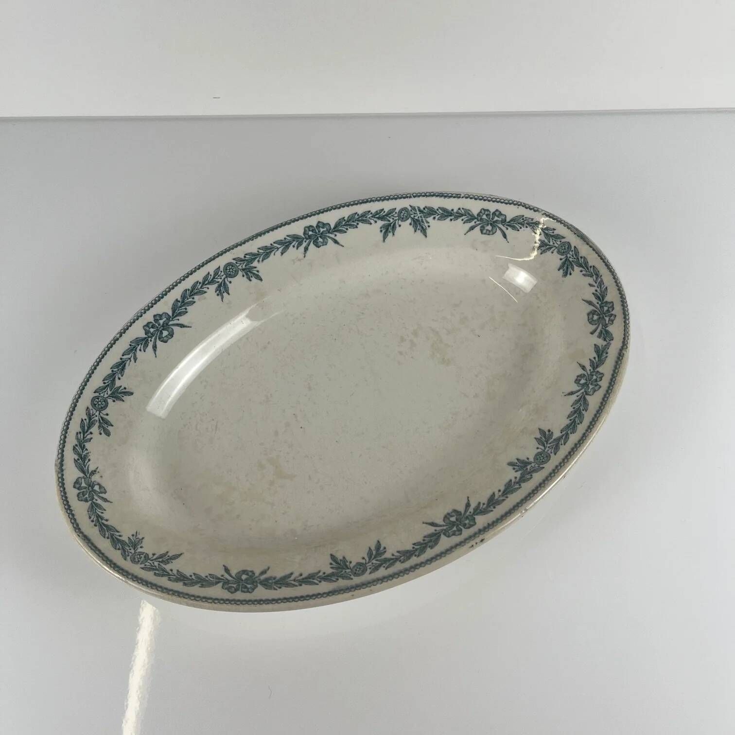 Oval ironstone plate model "Laurels" by Moulins des Loups - Hamage, 1900