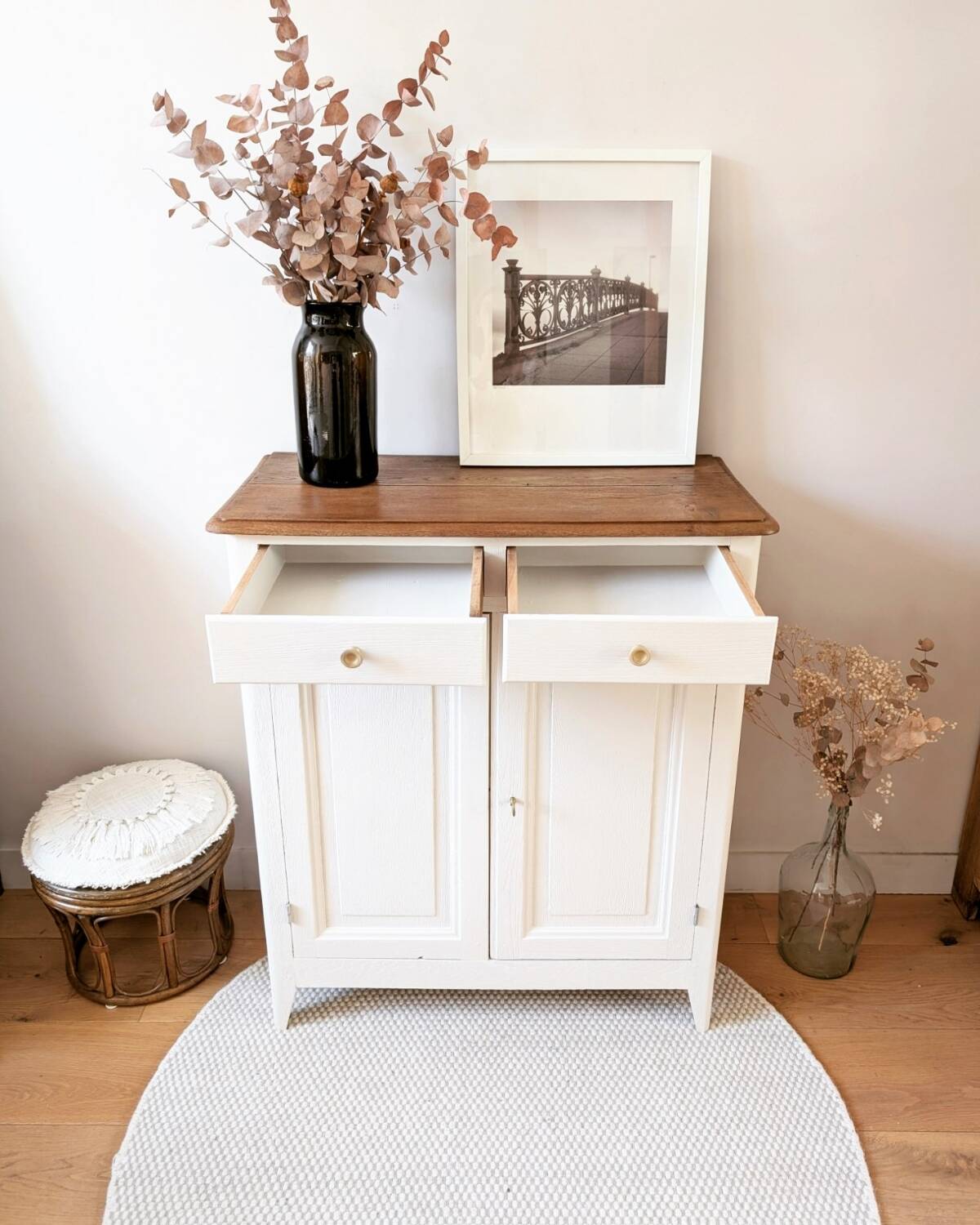 Retro chic Parisian buffet