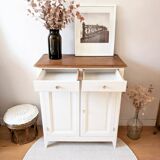 Retro chic Parisian buffet