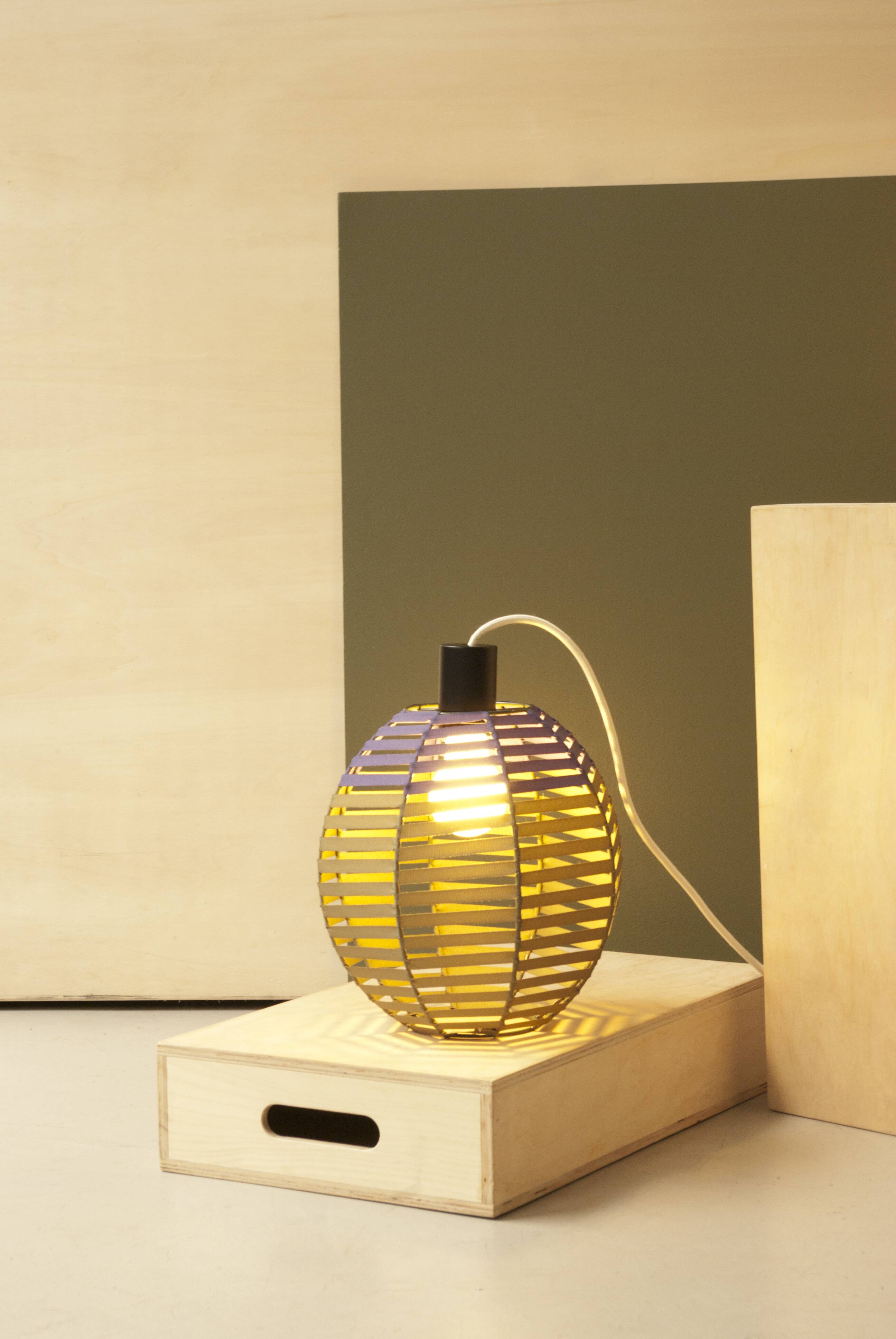 Woven ball suspension on metal structure / D 25cm