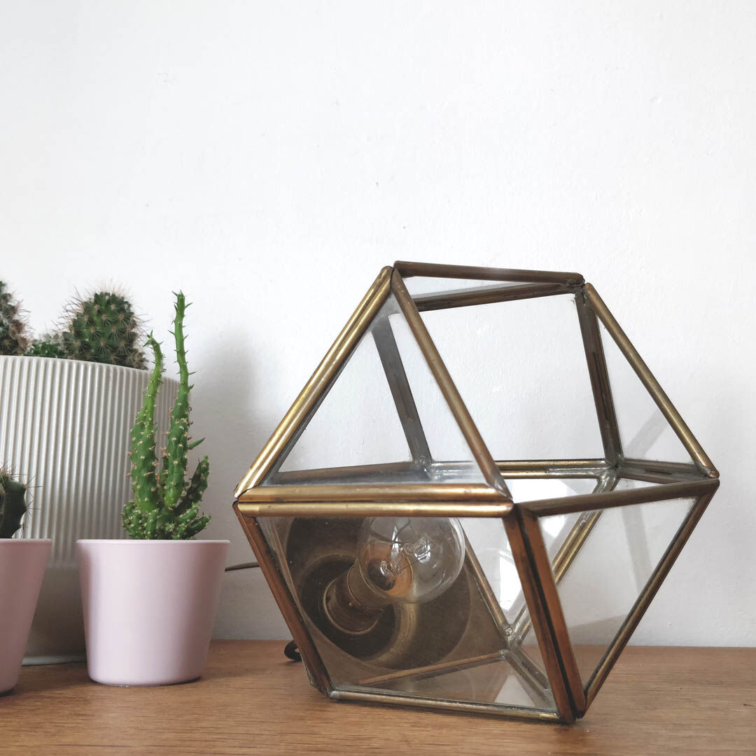 Brass polygon lamp