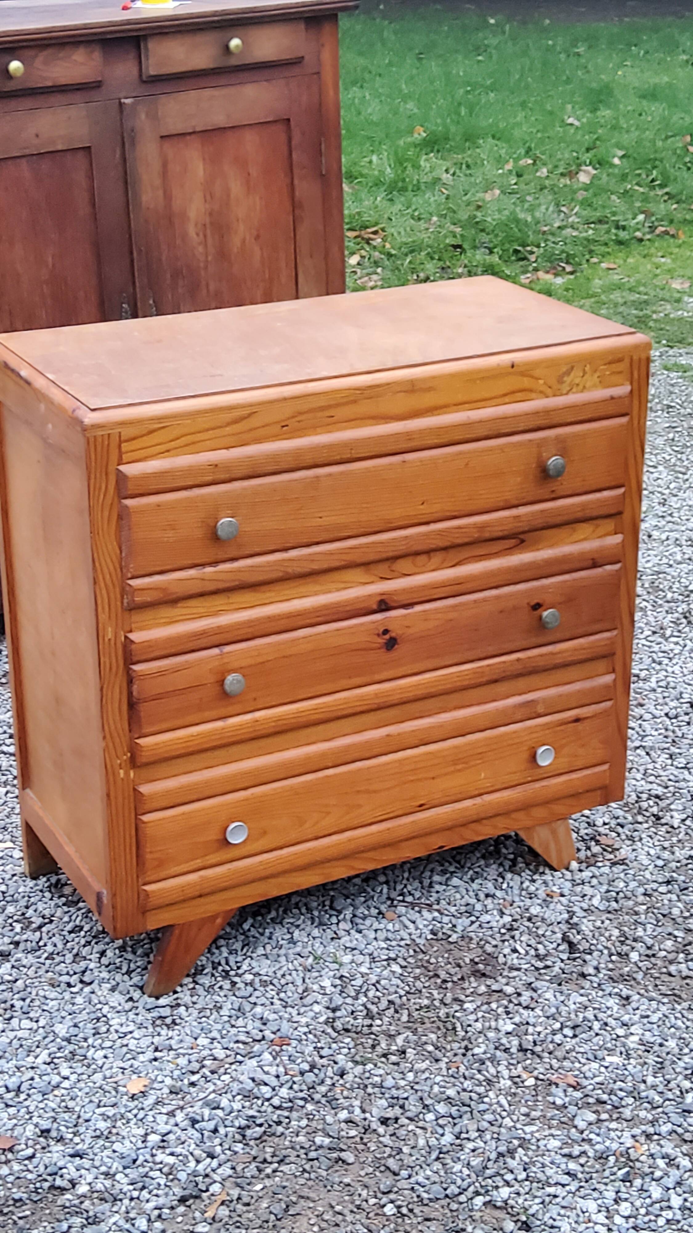Vintage chest of drawers from the 50s with compass feet and 3 drawers