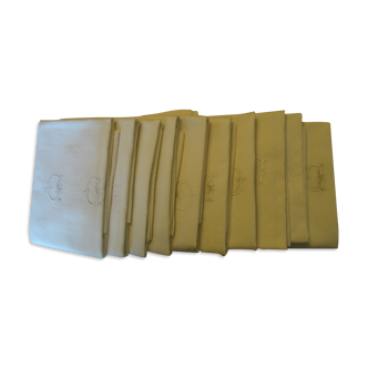 Lot of 10 monogrammed napkins