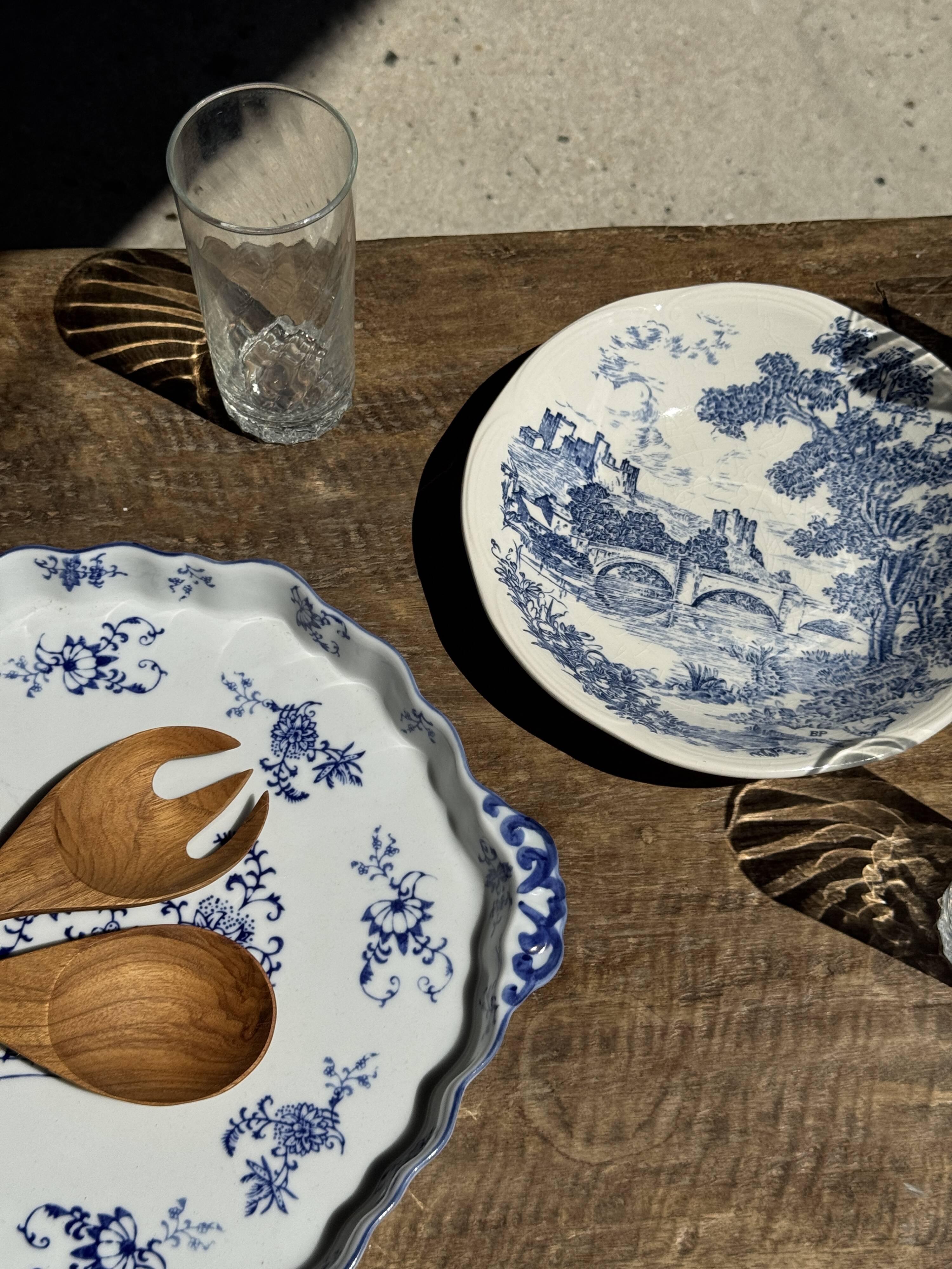 Small deep Gien earthenware plate with blue landscape motif D21.5