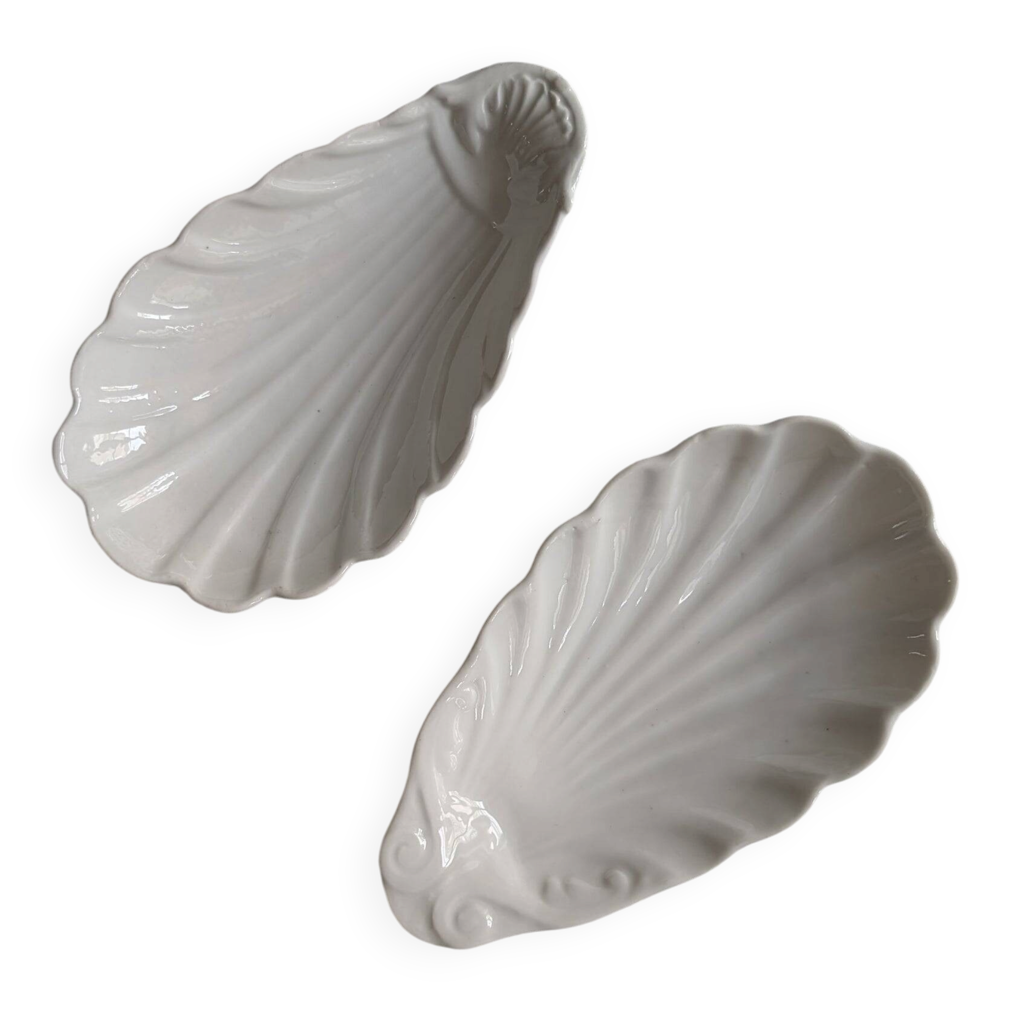Paire de coupelles en forme de coquillage